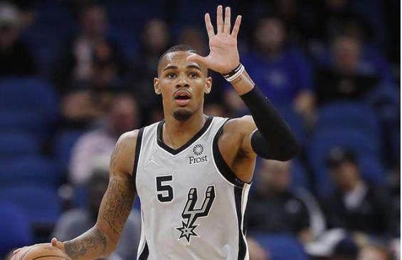 他的表现不 他的表现不